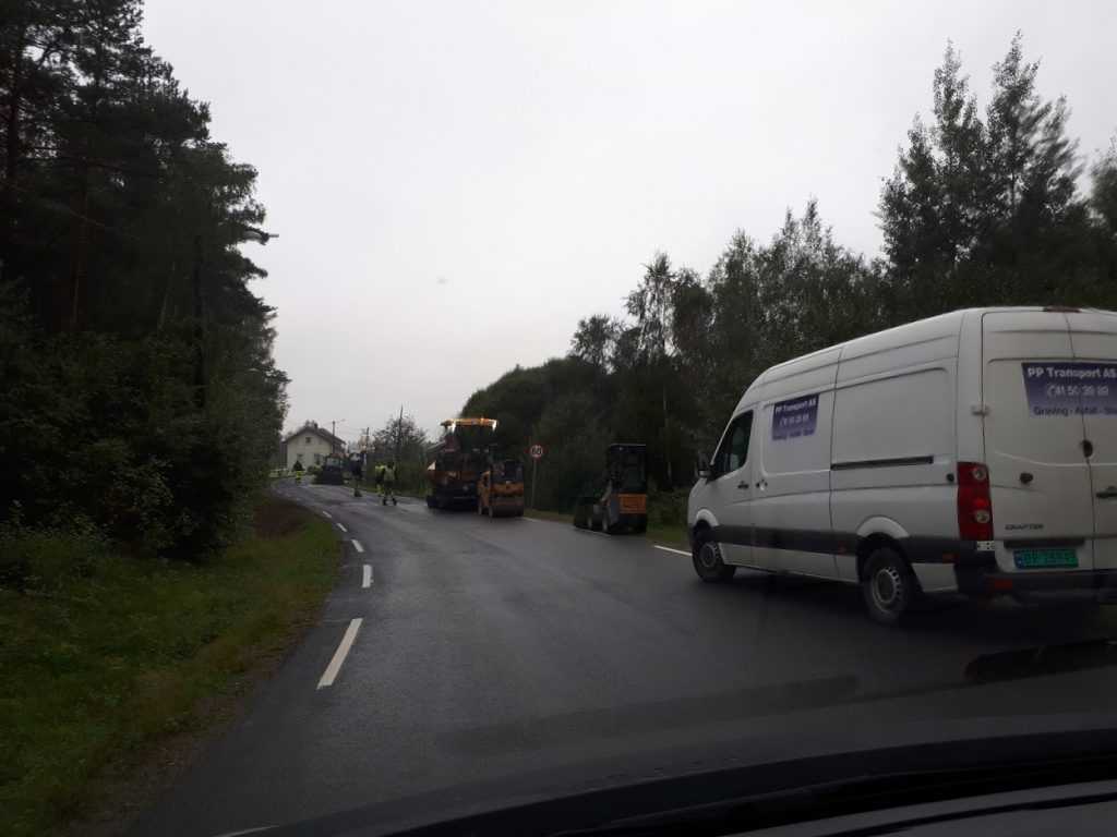 Trafikk-kaos i Holmenbyen på mårran i dag.