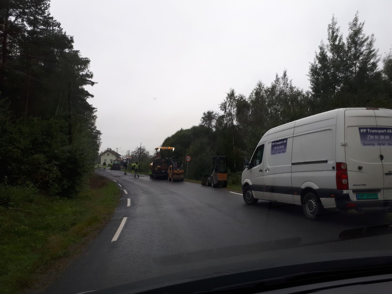 Trafikk-kaos i Holmenbyen på mårran i dag.